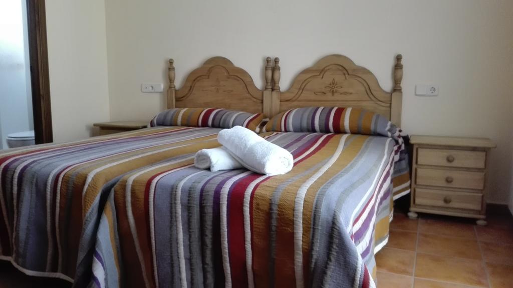 Hostal La Vega Peralejos Екстериор снимка