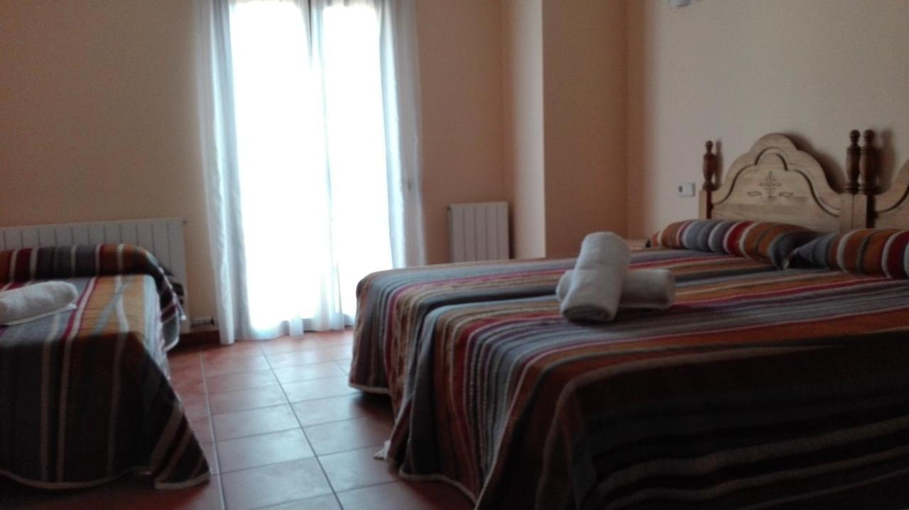 Hostal La Vega Peralejos Екстериор снимка